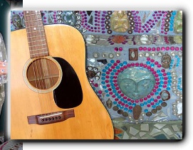 Guitar and luster mosaic